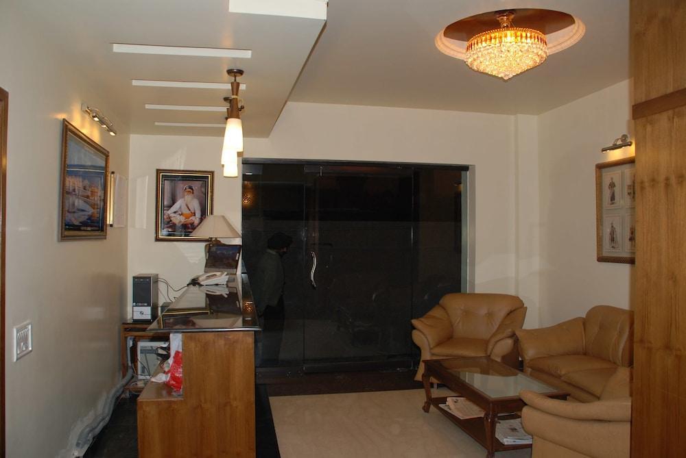 Hotel Indus Amritsar Exterior photo