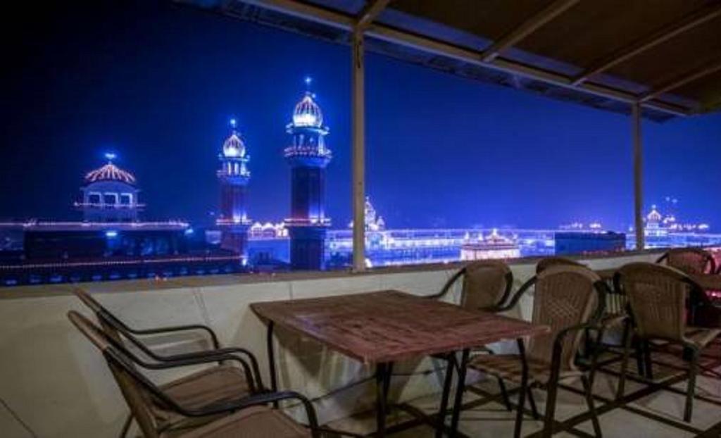 Hotel Indus Amritsar Exterior photo