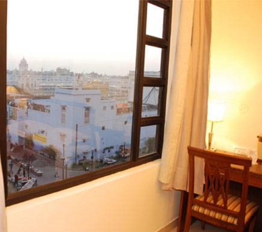 Hotel Indus Amritsar Exterior photo